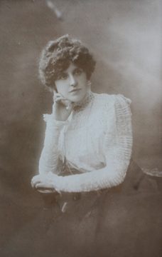 Portrait de Christa Adèle DEHAYE