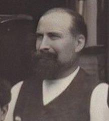 Portrait de Pierre HARVAULT