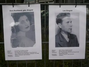 P1000191 / Dora et Leo (cérémonie des "Stolpersteine" [pavés])