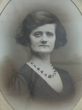 Portrait de Louise Valentine NEIHOUSER